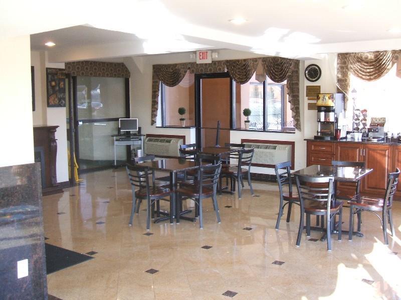 A Victory Inn - West Dearborn Dearborn Heights Restaurant photo